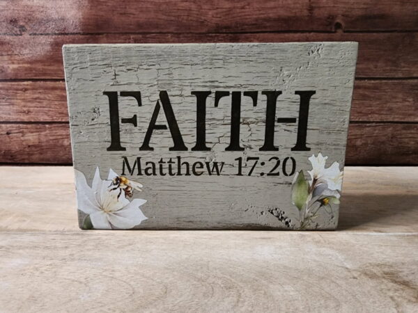 Faith Word Sitter