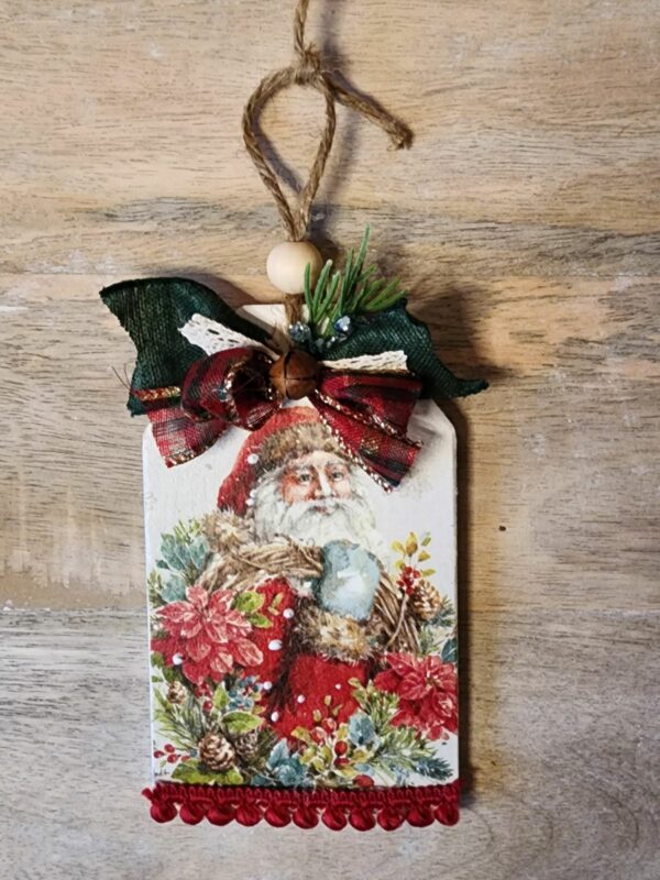 Santa's Wreath Tag/Ornament